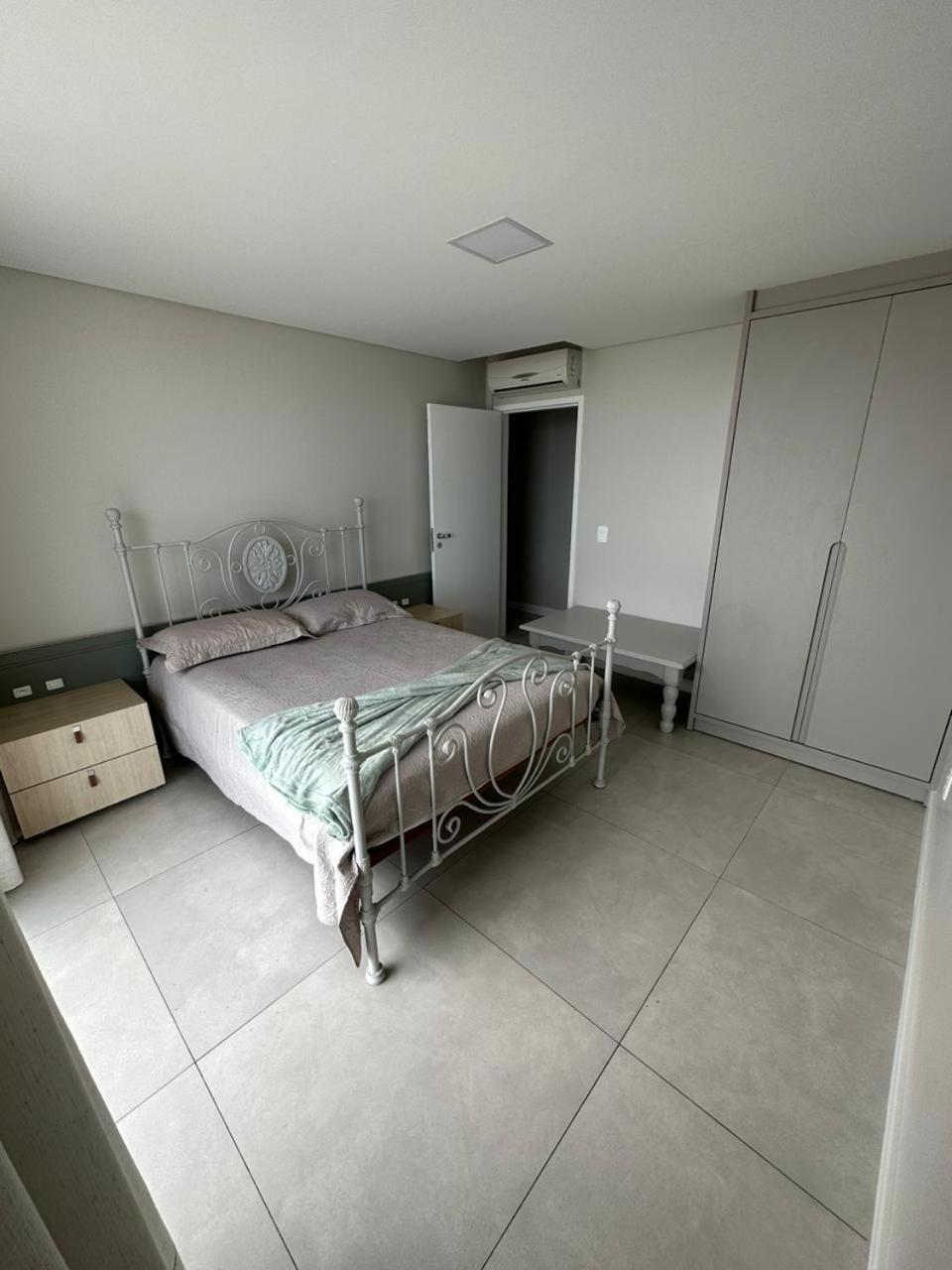 Apartamento Frente Mar Na Baia De Porto Belo Esterno foto